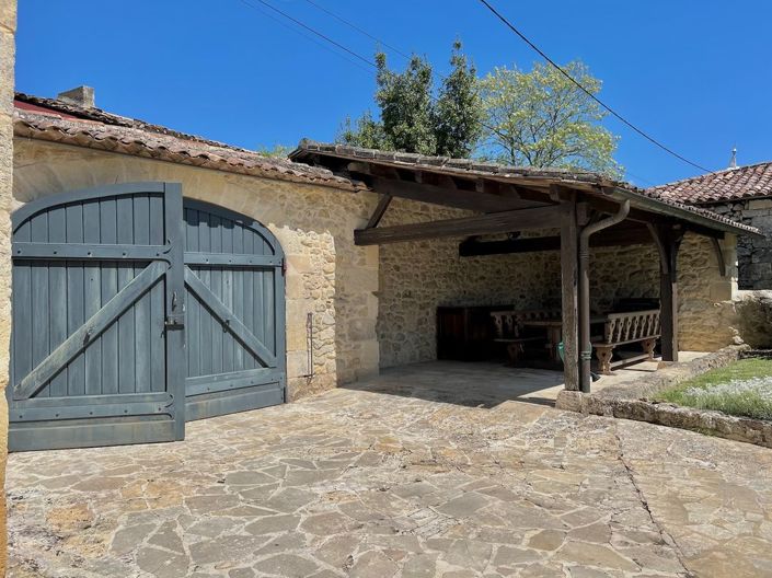 Image No.40-4 Bed Property for sale