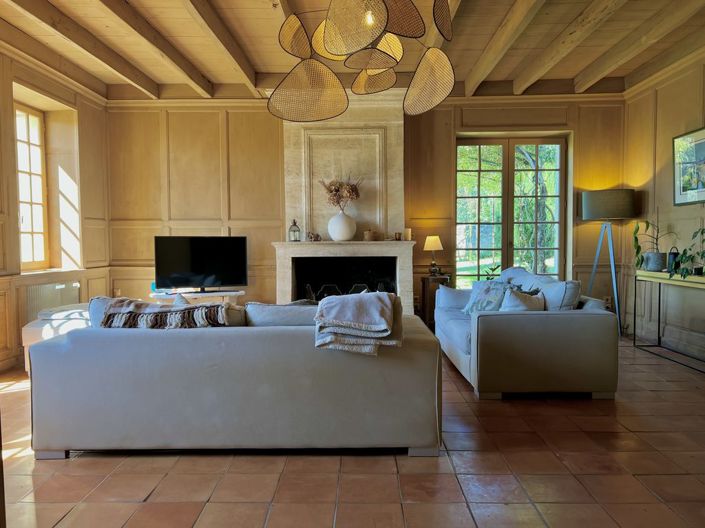 Image No.2-Propriété de 5 chambres à vendre à Gironde