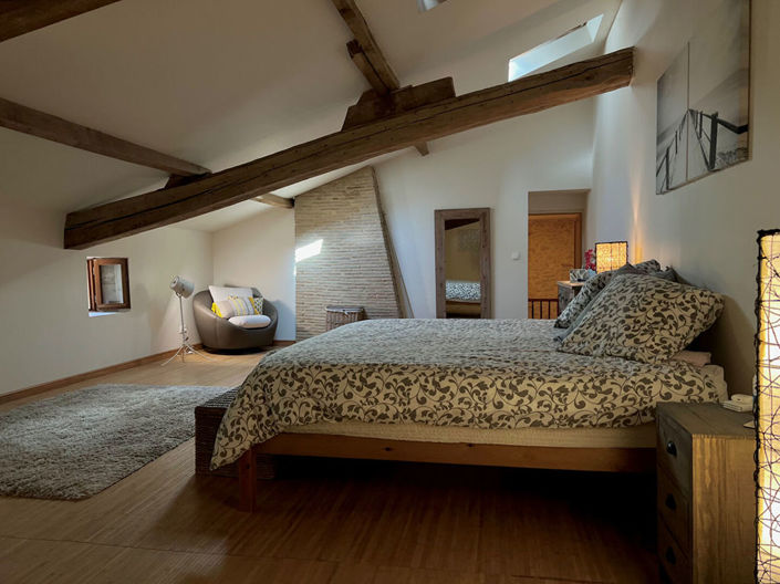 Image No.12-6 Bed Property for sale