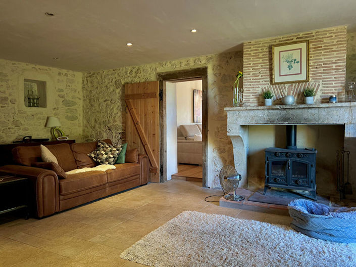 Image No.3-6 Bed Property for sale