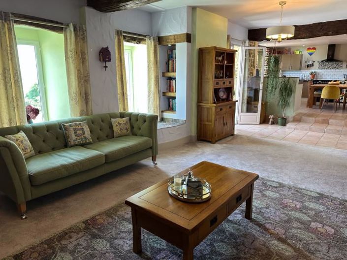 Image No.17-3 Bed Property for sale