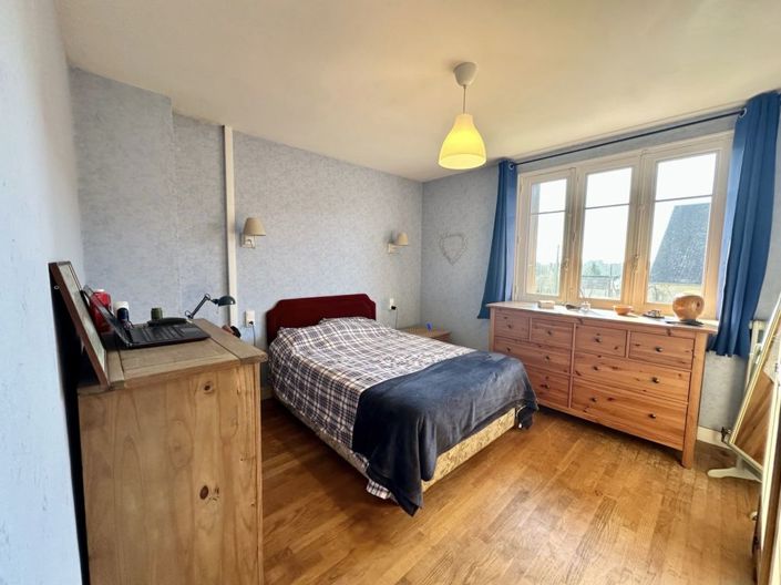 Image No.14-6 Bed Property for sale