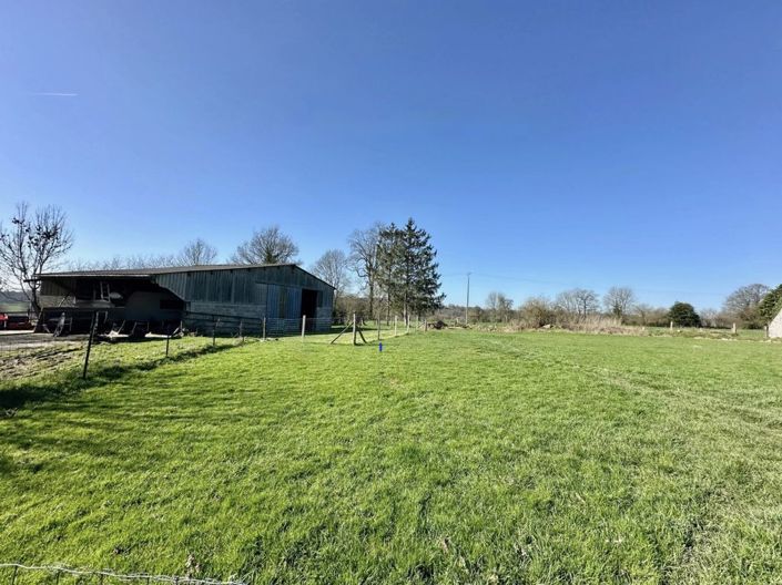 Image No.17-6 Bed Property for sale