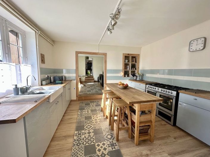 Image No.2-6 Bed Property for sale