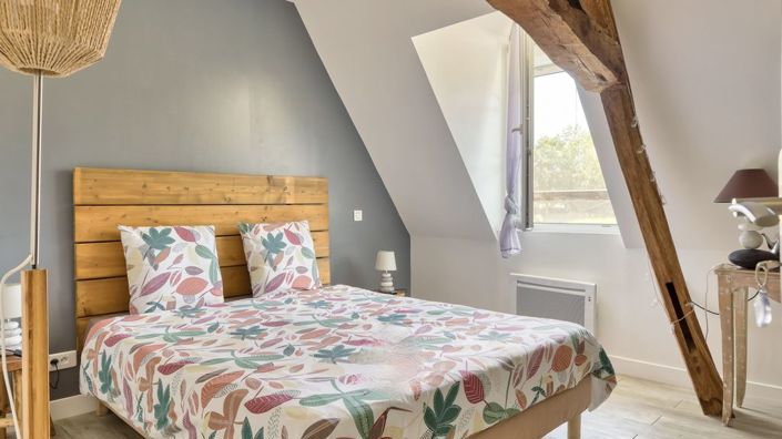 Image No.10-5 Bed Property for sale