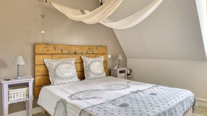 Image No.8-5 Bed Property for sale