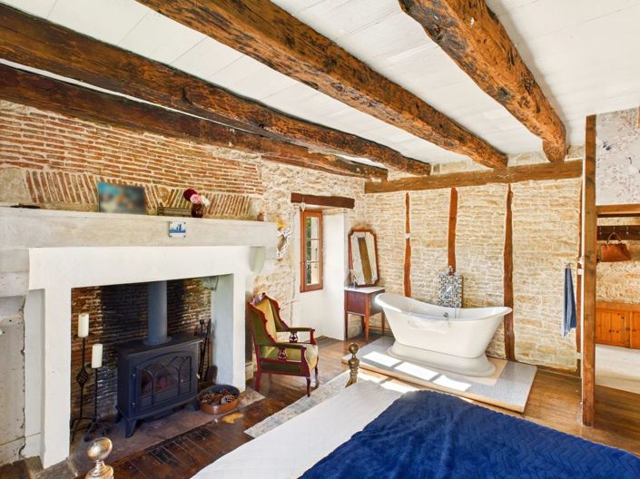 Image No.8-Propriété de 3 chambres à vendre à Charente