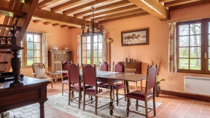 Image No.5-5 Bed Property for sale