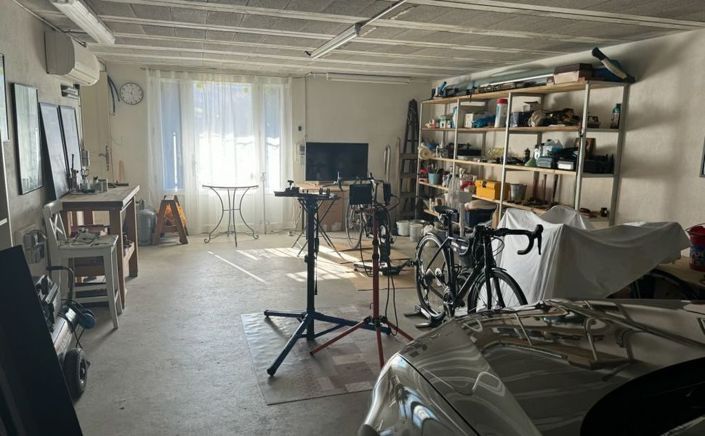 Image No.11-3 Bed Property for sale