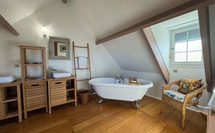 Image No.8-3 Bed Property for sale