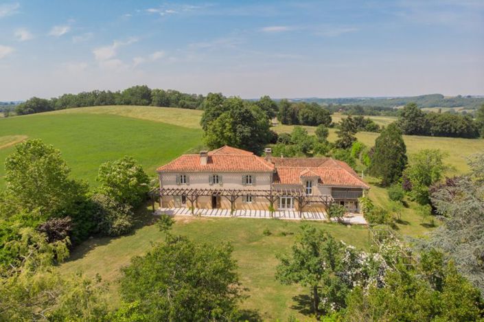 Image No.18-6 Bed Property for sale