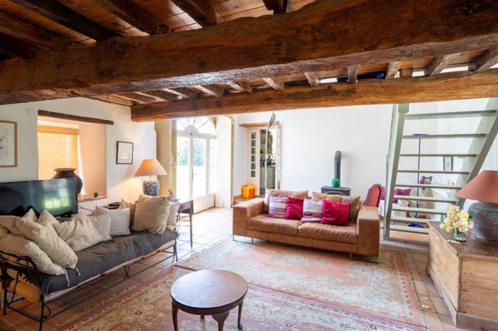 Image No.6-6 Bed Property for sale