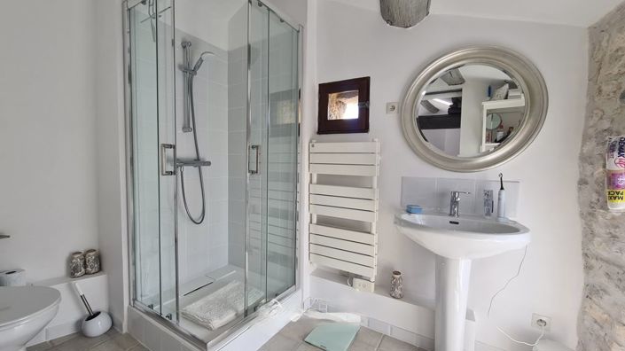 Image No.13-2 Bed Property for sale