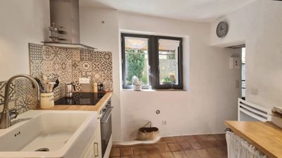 estate-gard-france-charming-village-house-wit