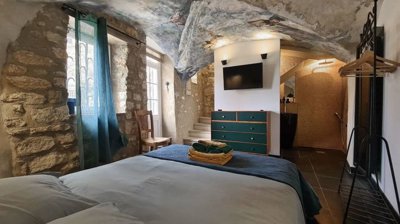 estate-gard-france-charm-and-design-character