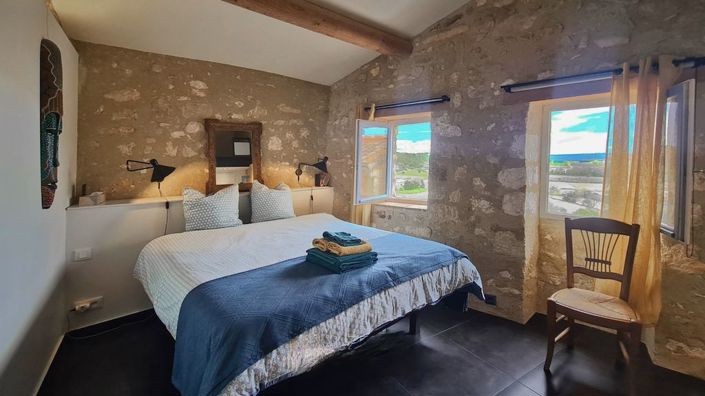 Image No.14-2 Bed Property for sale