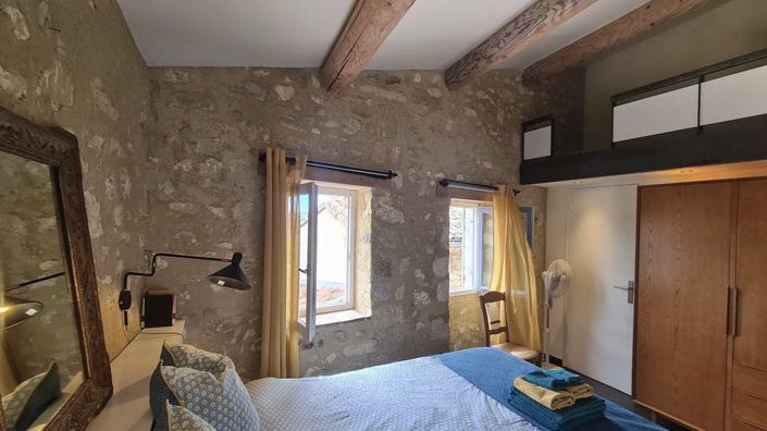 Image No.17-2 Bed Property for sale