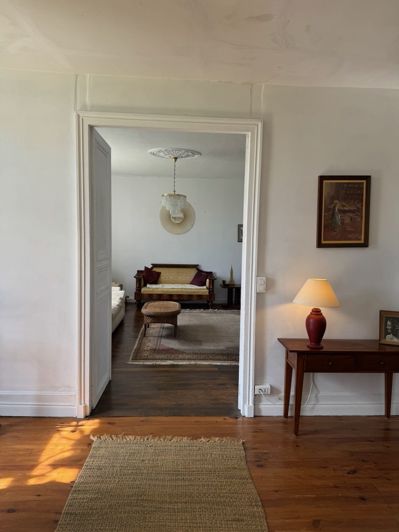 Image No.10-7 Bed Property for sale