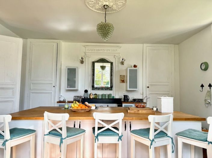 Image No.2-7 Bed Property for sale