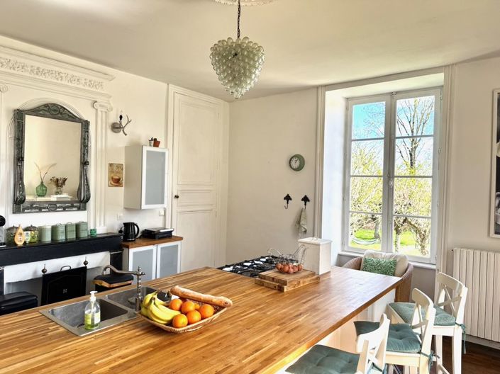 Image No.3-7 Bed Property for sale