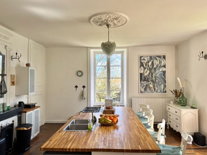 Image No.7-7 Bed Property for sale