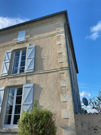 ba6f9423-6e4d-4b40-adf7-96a58e4cbc2b-img0552