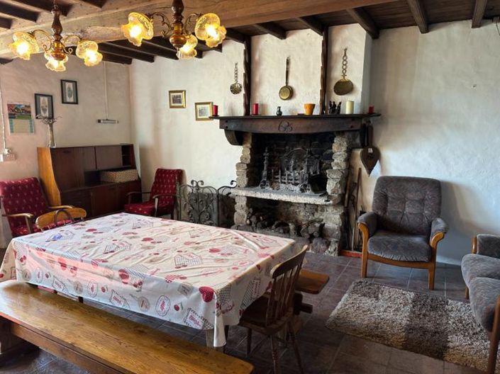 Image No.2-4 Bed Property for sale