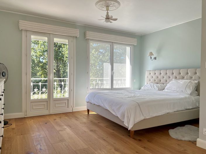 Image No.15-3 Bed Property for sale