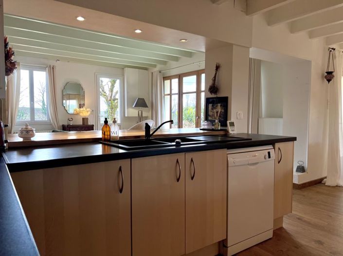 Image No.11-4 Bed Property for sale