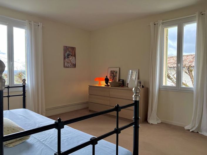 Image No.24-4 Bed Property for sale