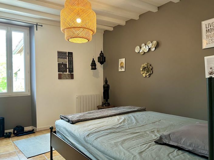 Image No.13-3 Bed Property for sale