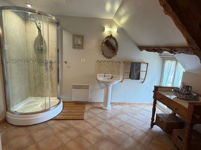 Image No.10-2 Bed Property for sale