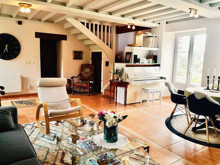 Image No.6-5 Bed Property for sale