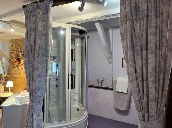 Image No.20-4 Bed Property for sale