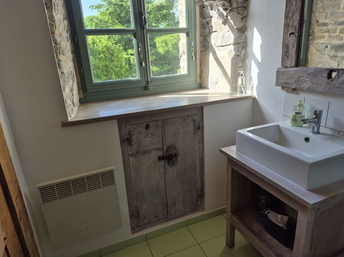 Image No.28-3 Bed Property for sale