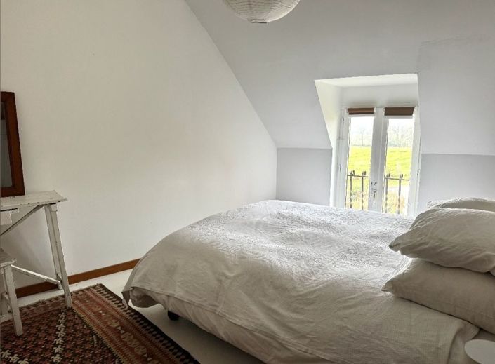 Image No.20-2 Bed Property for sale