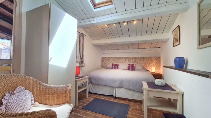 Image No.28-2 Bed Property for sale