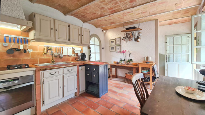 Image No.9-2 Bed Property for sale