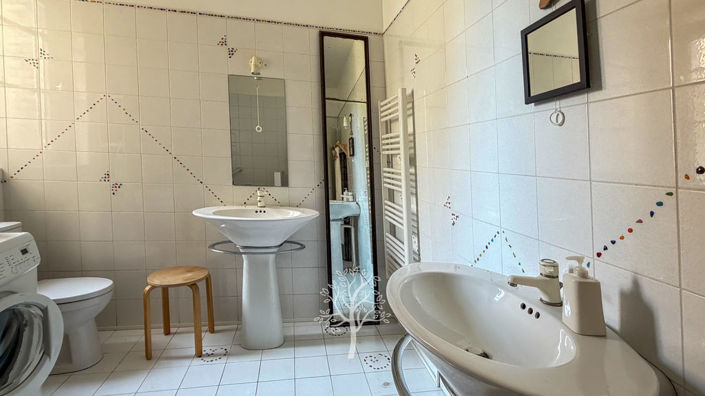 Image No.20-4 Bed Property for sale
