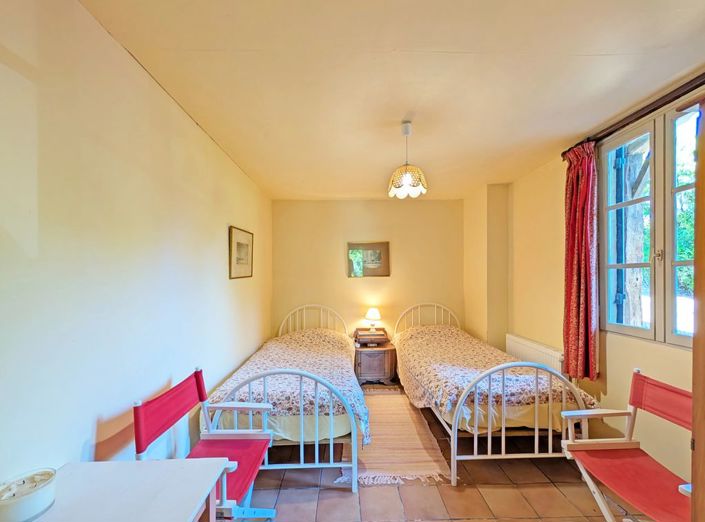 Image No.13-3 Bed Property for sale