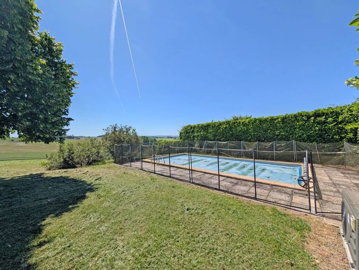 Image No.8-3 Bed Property for sale