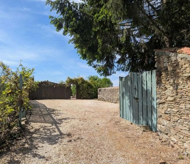 Image No.20-3 Bed Property for sale
