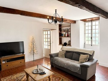 maison-individuelle-6-pieces-villecomtal-sur-