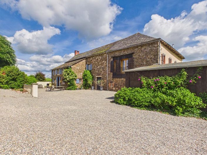 Image No.17-6 Bed Property for sale