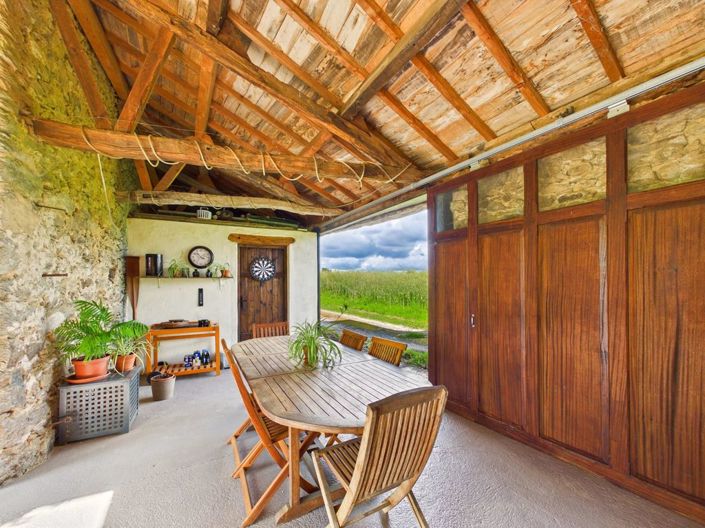 Image No.18-6 Bed Property for sale