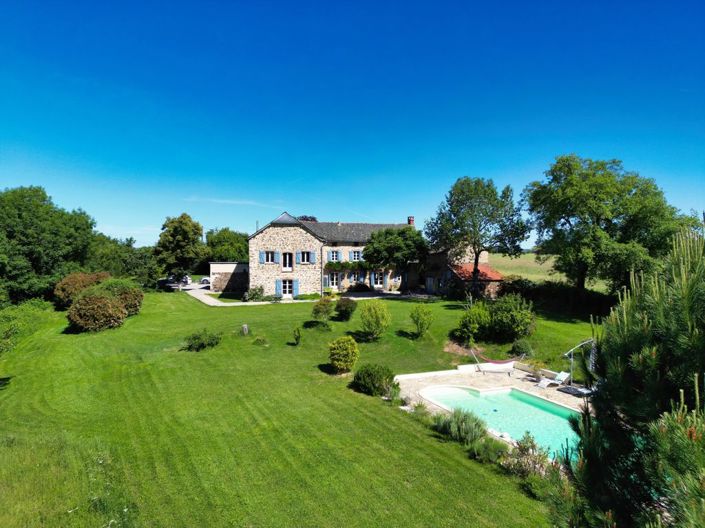 Image No.20-6 Bed Property for sale