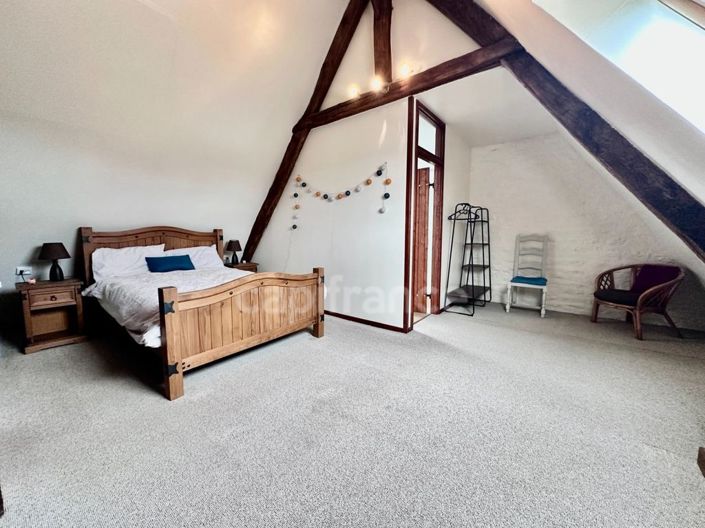 Image No.13-5 Bed Property for sale