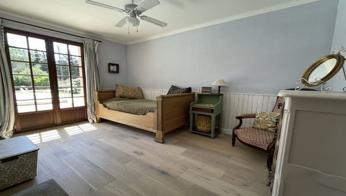 Image No.14-3 Bed Property for sale