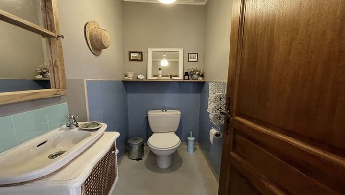 Image No.17-3 Bed Property for sale