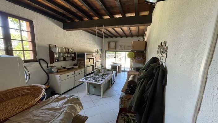 Image No.18-3 Bed Property for sale